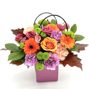 Kwiaty w fioletowej torebce